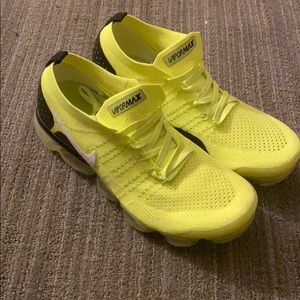 Nike air vapormax flyknit 2 sz 9.5